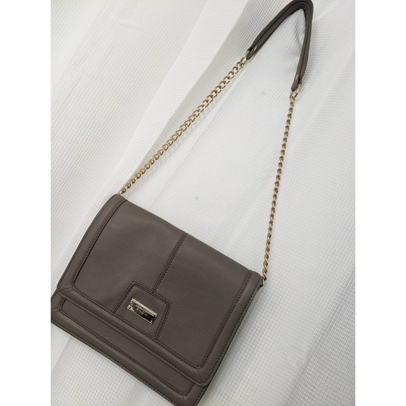 NWOT! BCBG! TAUPE/BEIGEY/GRAYISH SHOULDER BAG, PURSE, W/GOLD! - Picture 1 of 10